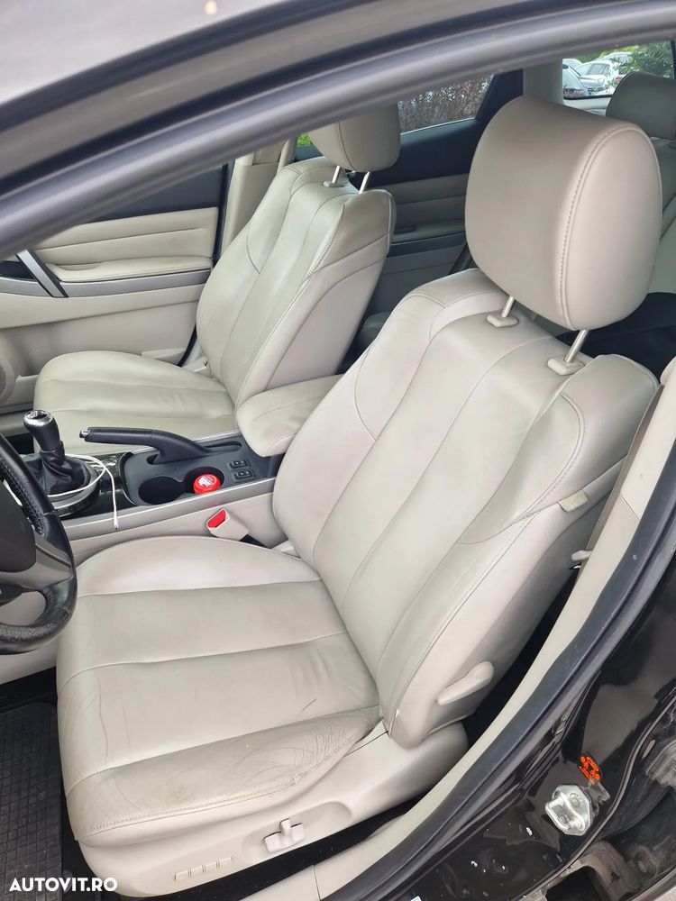 Mazda CX-7 - 10
