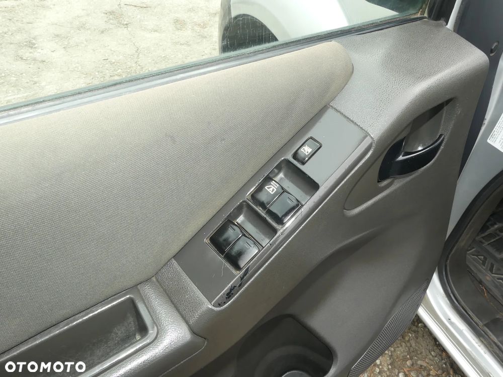 Nissan Navara 2.5 D XE 140 - 17