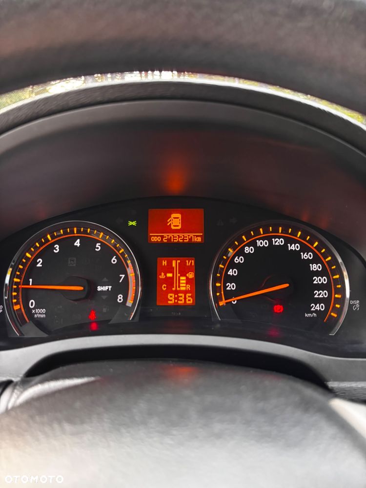 Toyota Avensis 1.8 Luna - 8