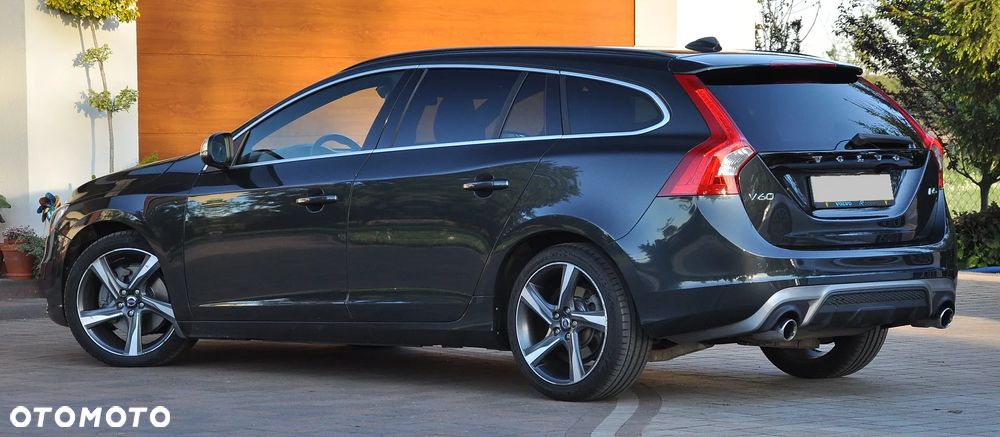 Volvo V60 D5 R-Design - 16