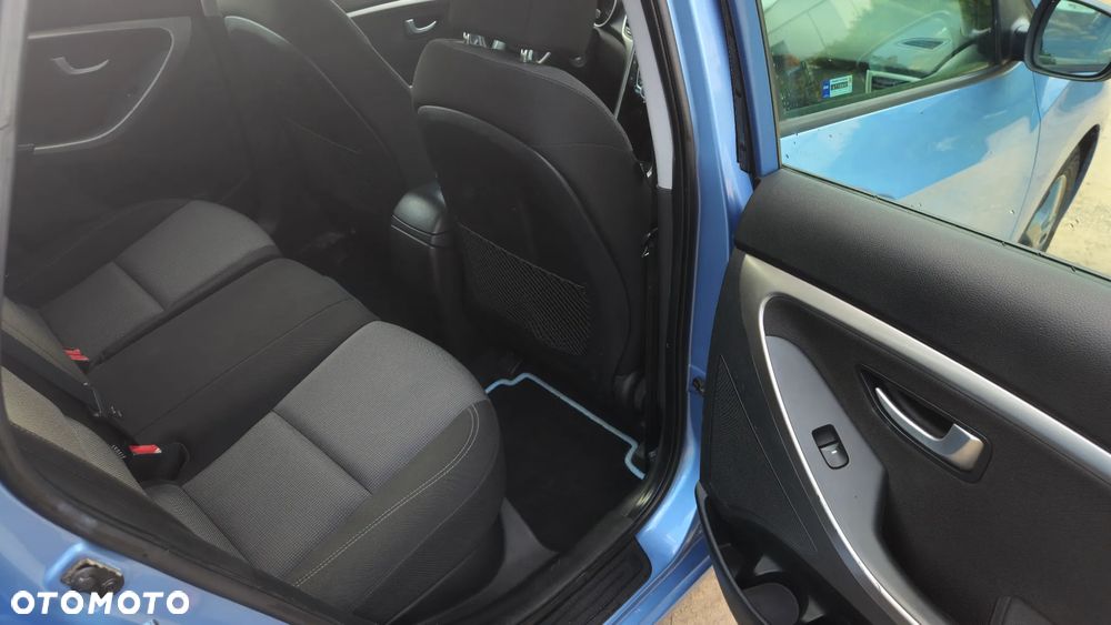 Hyundai i30 1.6 Comfort - 11