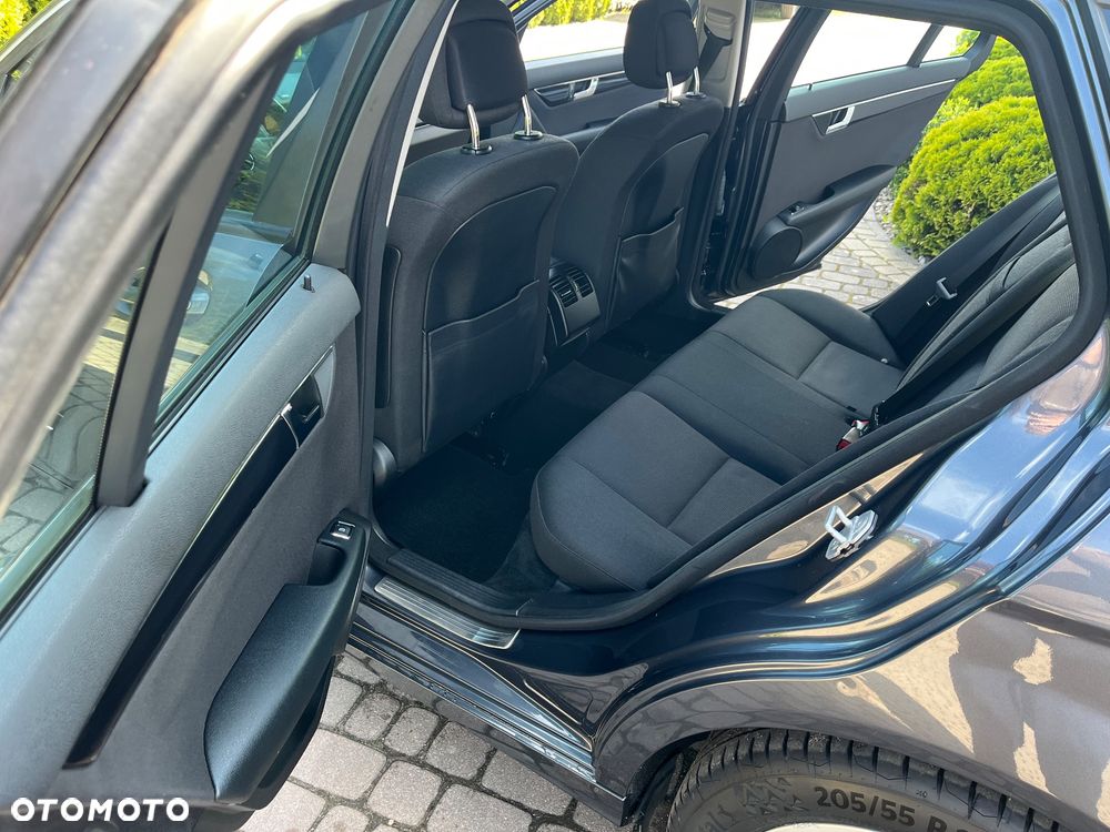 Mercedes-Benz Klasa C 180 Kompressor BlueEFFICIENCY - 34