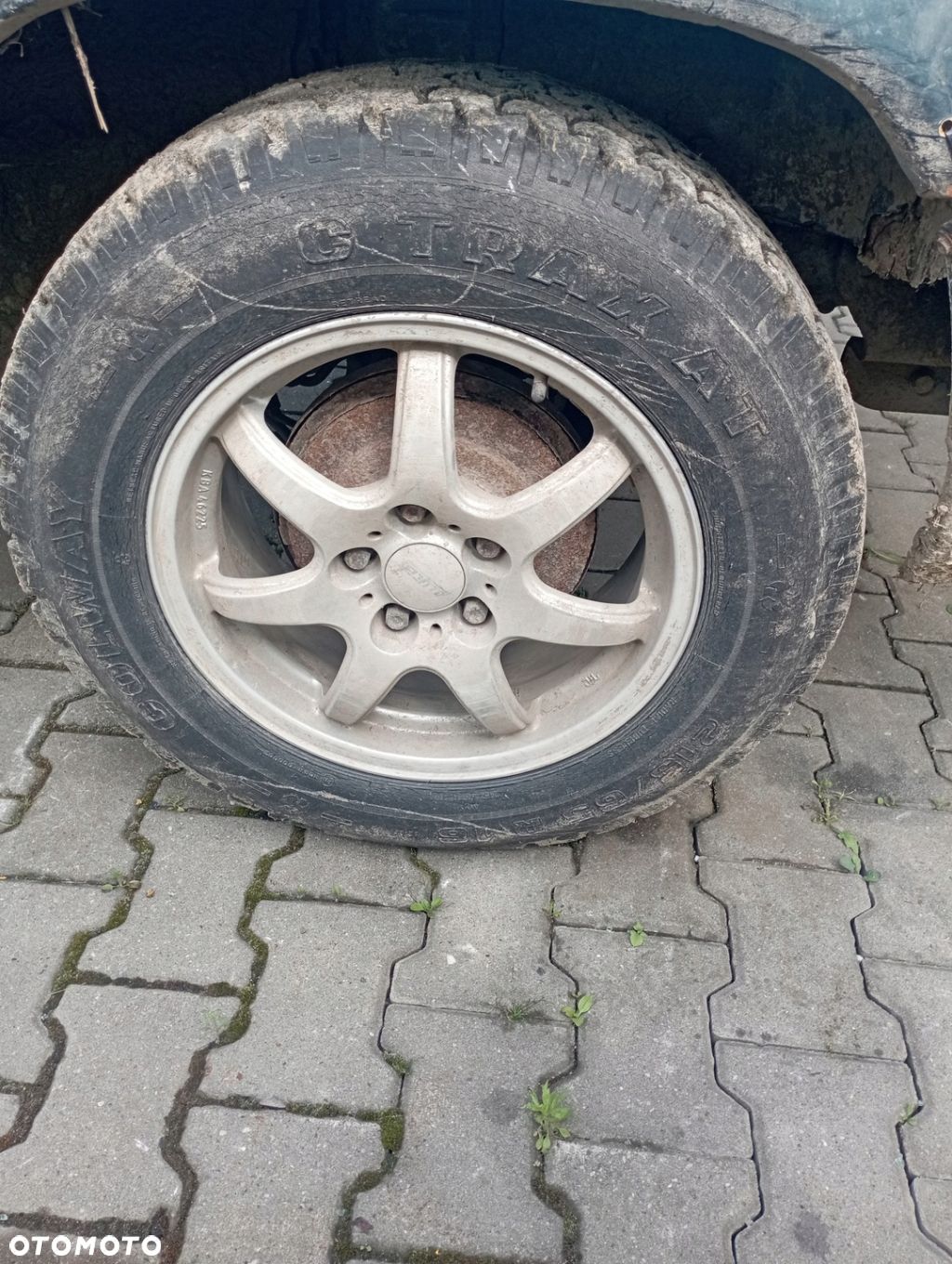 MITSUBISHI PAJERO II FELGI ALUMINIOWE R16 Z OPONAMI - 1