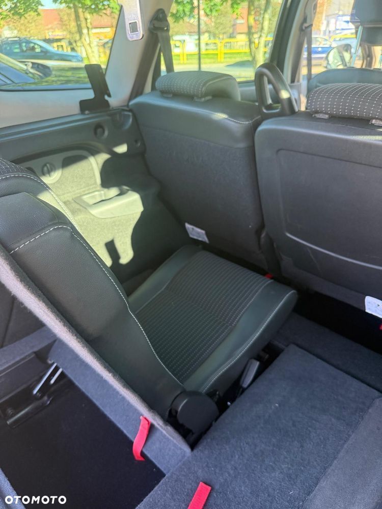 Renault Grand Scenic - 8