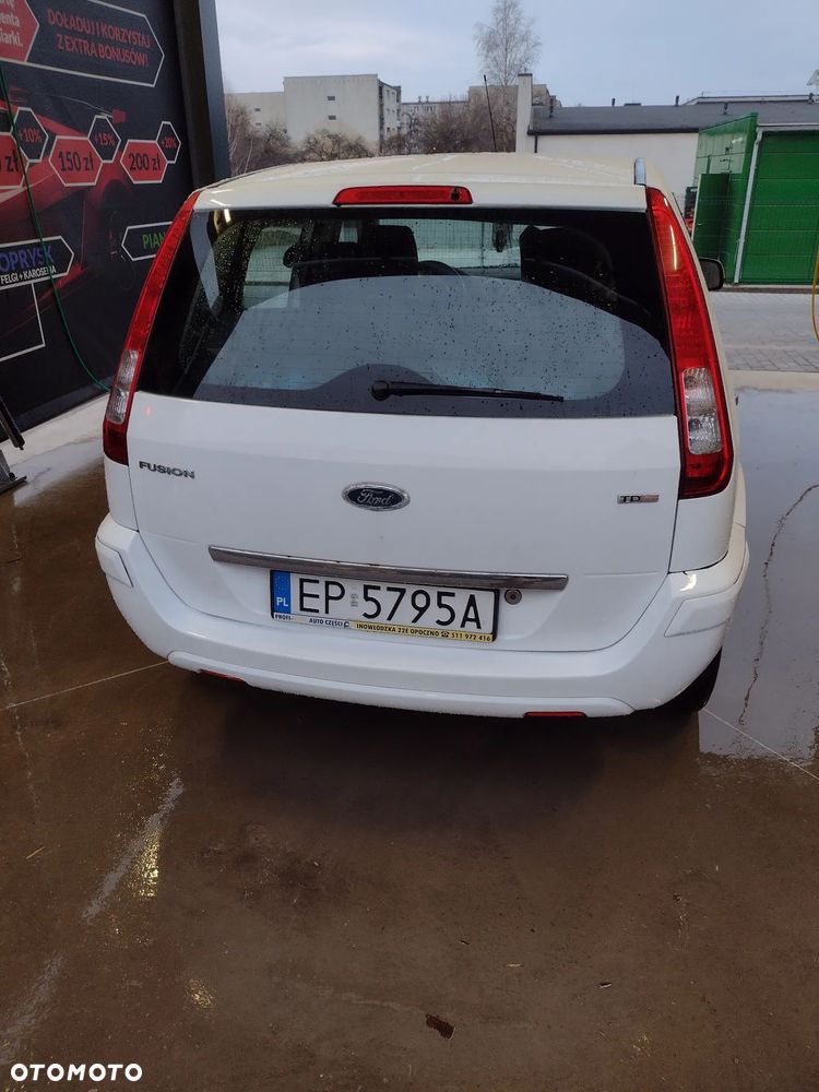 Ford Fusion 1.4 TDCI Ambiente - 3