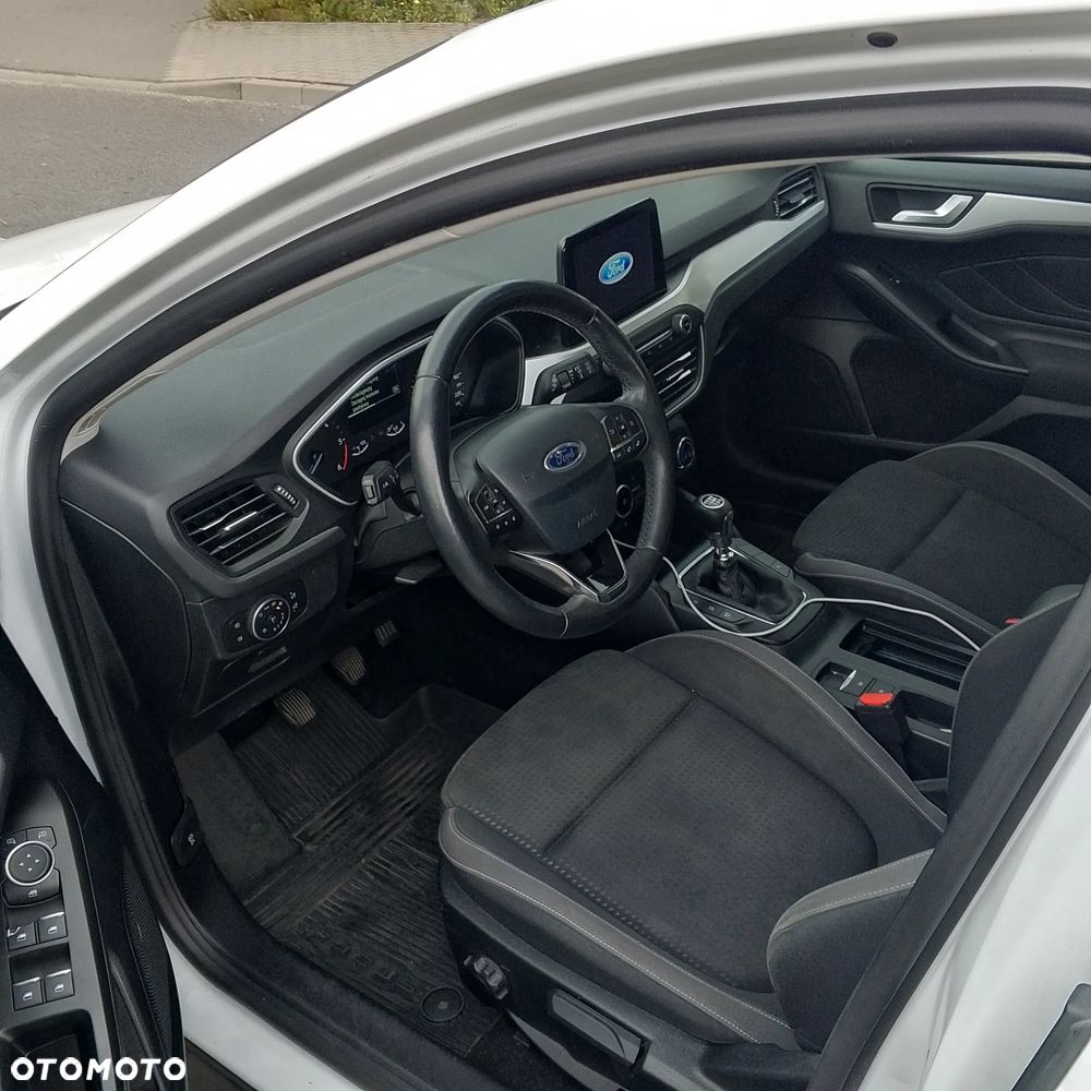 Ford Focus 1.5 TDCi SYNC Edition - 8