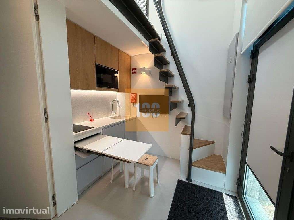 Moradia T0 Mezanino - Totalmente Mobilada e Equipada - Grande imagem: 5/26