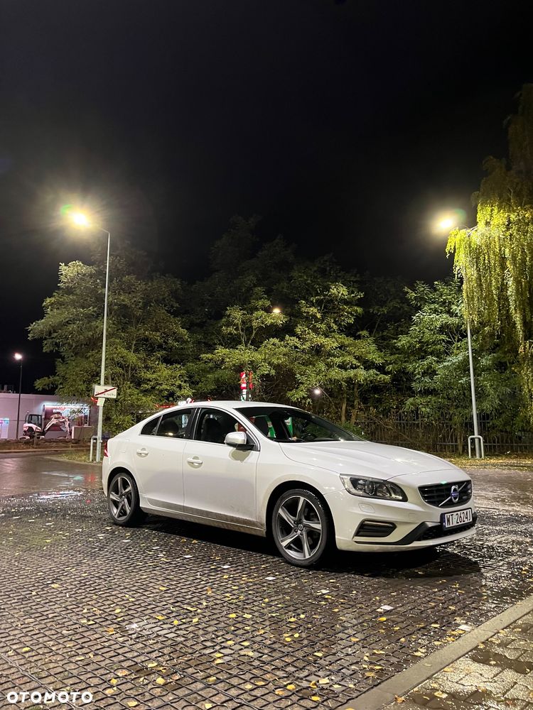 Volvo S60 T4 Momentum - 1