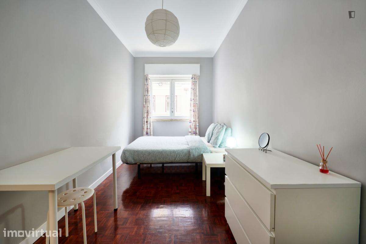 Quarto - localizado em Benfica Lisbon - Grande imagem: 5/42