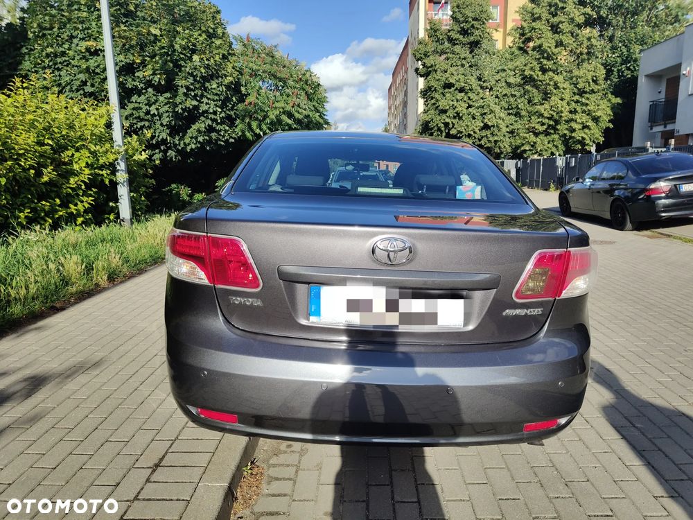 Toyota Avensis 1.6 Luna - 10