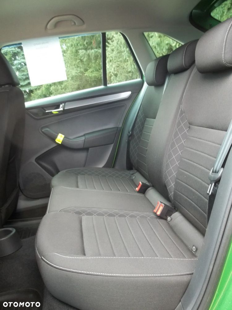 Skoda RAPID Spb 1.0 TSI Style - 15