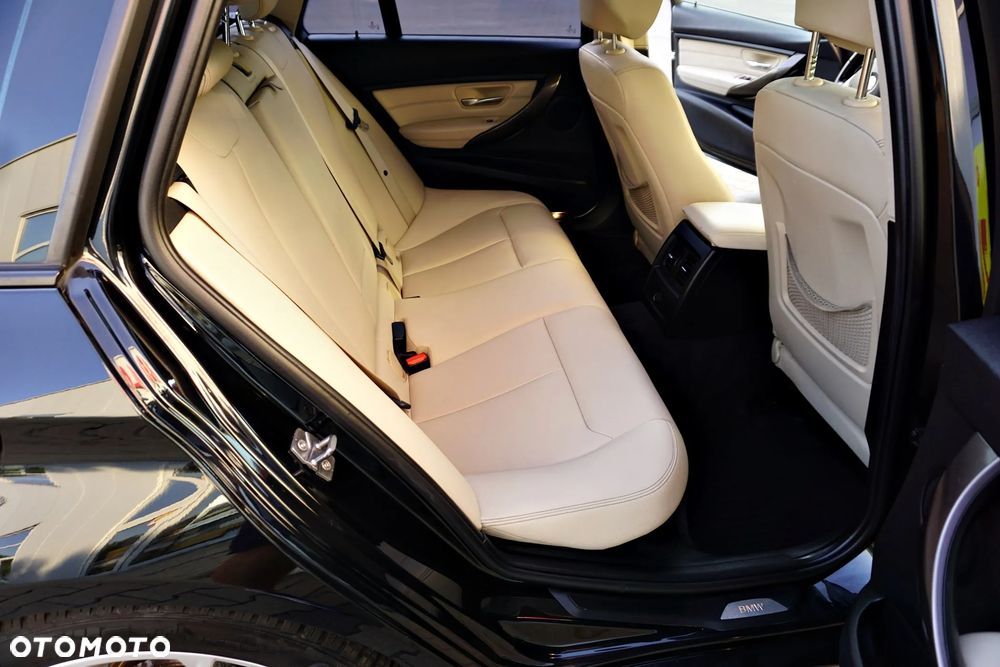BMW Seria 3 330d Modern Line - 25