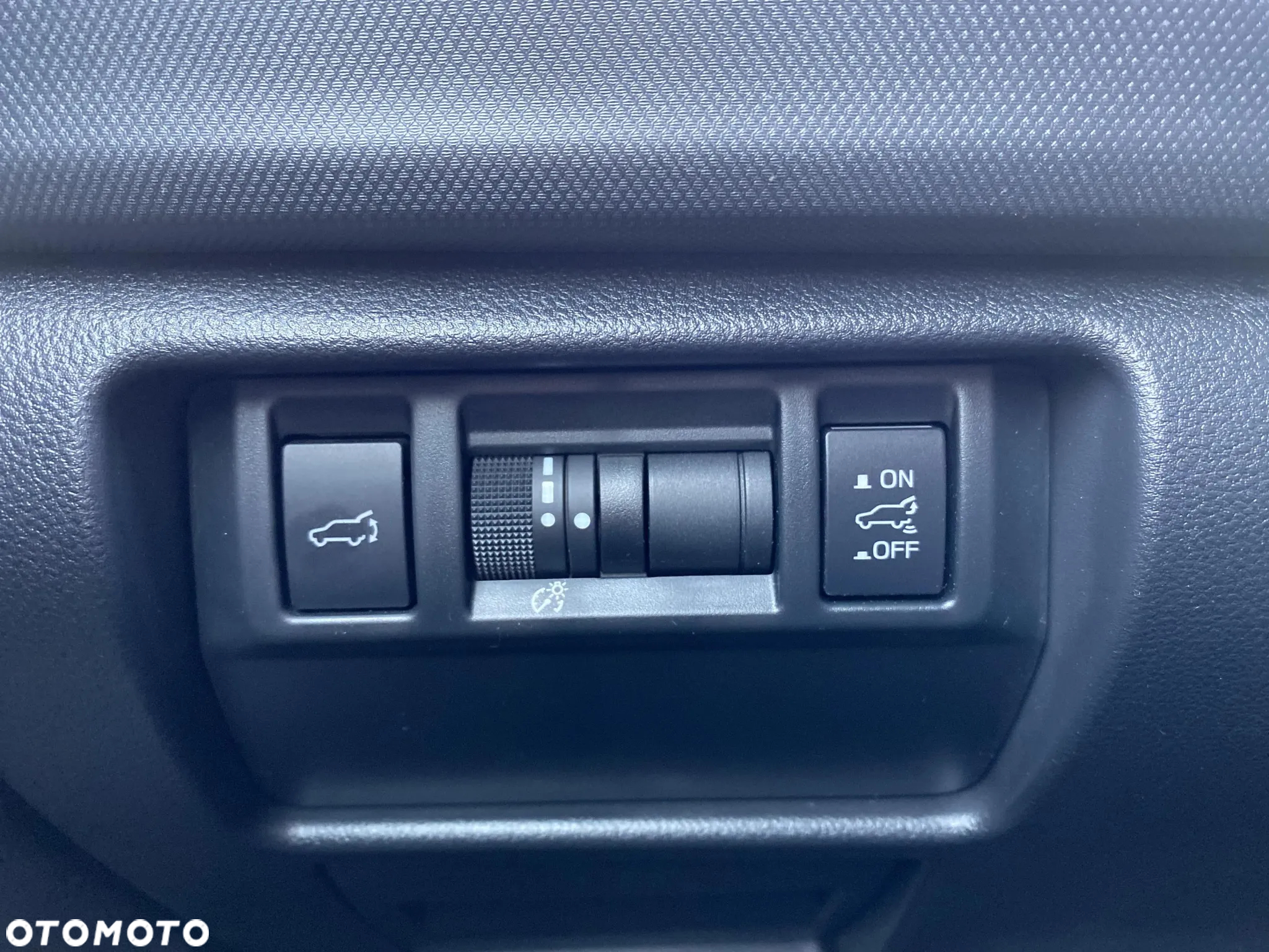 Subaru Forester 2.0i-L Platinum (EyeSight) Lineartronic - 23