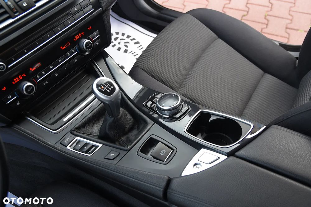 BMW Seria 5 520d - 26