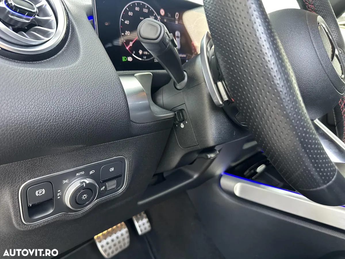 Mercedes-Benz GLB 220 4MATIC MHEV Aut. - 25