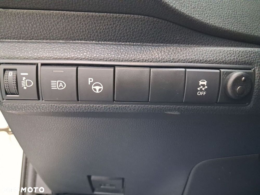 Toyota Corolla 1.8 Hybrid Comfort - 22