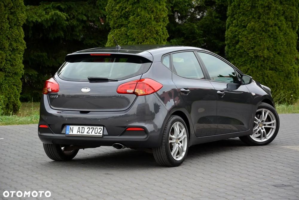 Kia Ceed 1.4 CVVT Dream Team Edition - 9