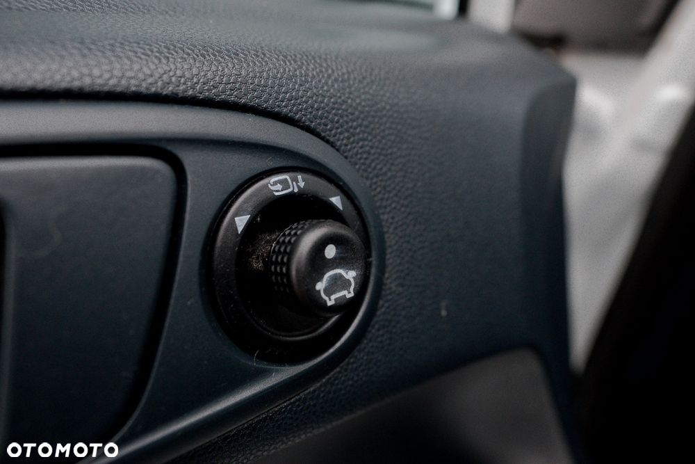 Ford Fiesta 1.4 Trend - 12