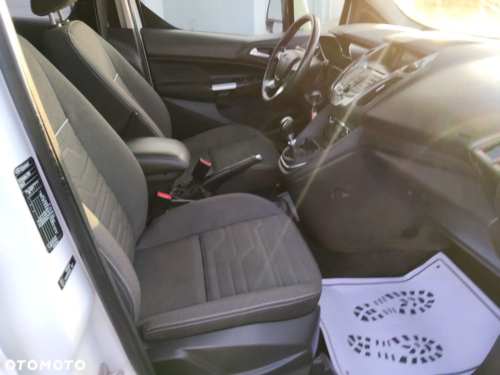 Ford Tourneo Connect - 32