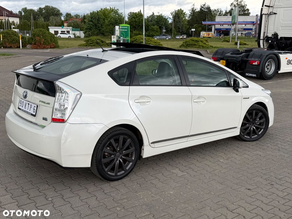 Toyota Prius 1.8 HSD Premium - 5