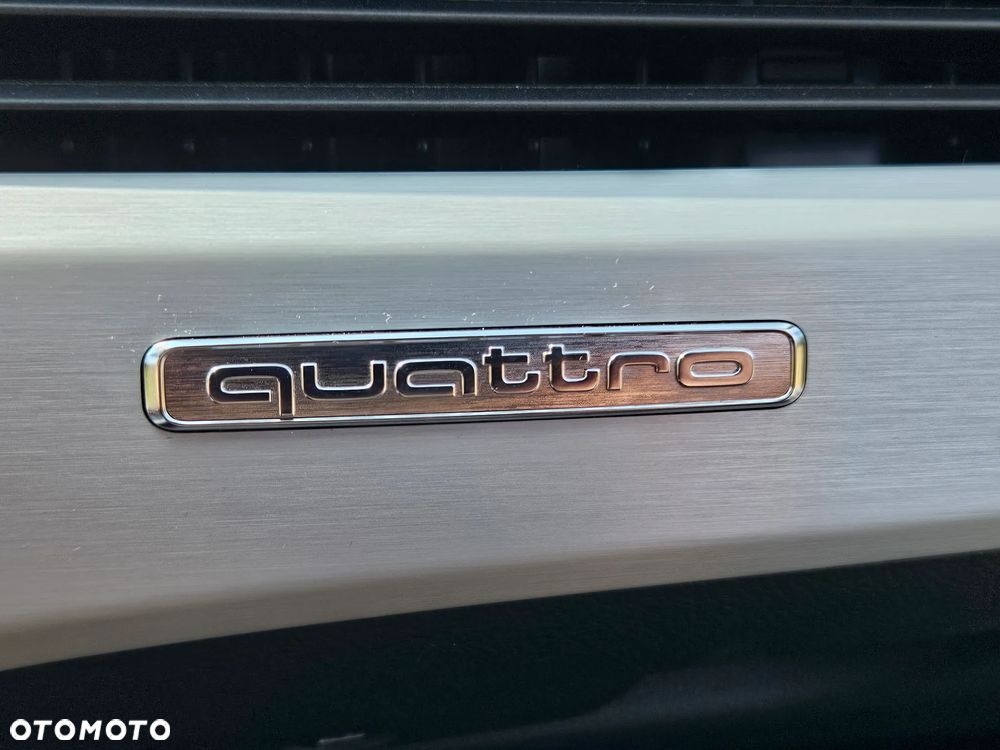 Audi A4 Avant 40 TDI quattro S tronic S line - 23
