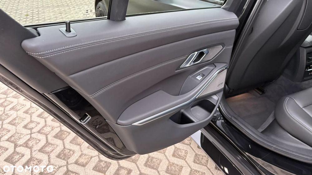 BMW M3 M Competition xDrive sport - 22