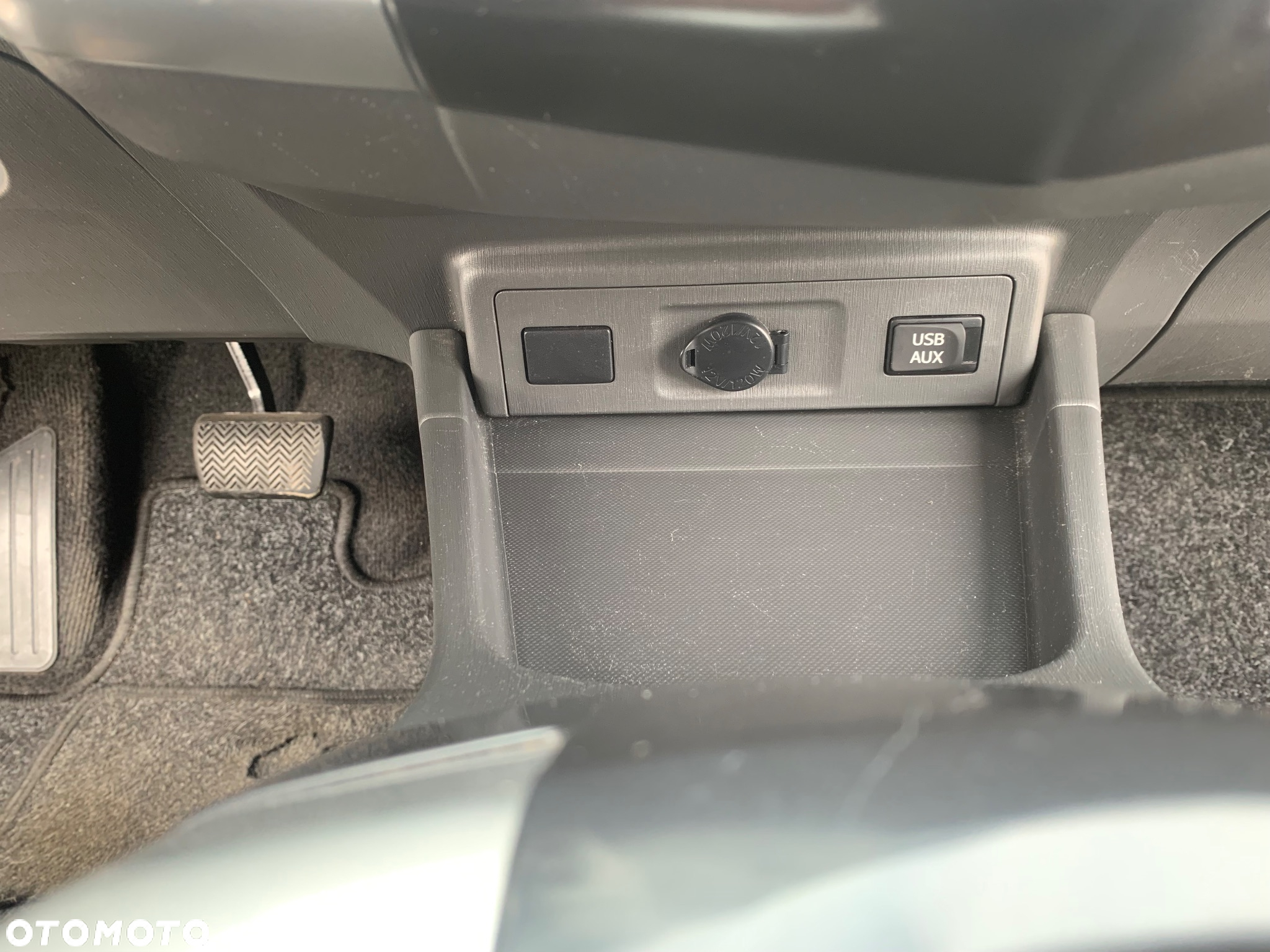 Toyota Prius+ (Hybrid) - 24