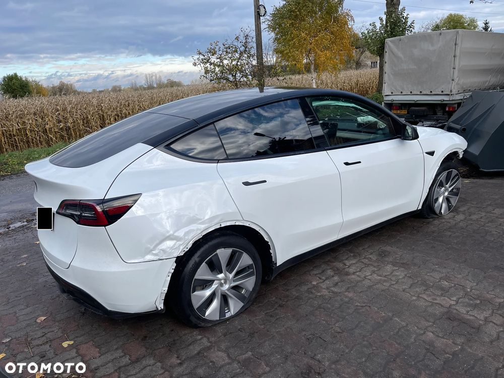 Tesla Y Model RWD - 31