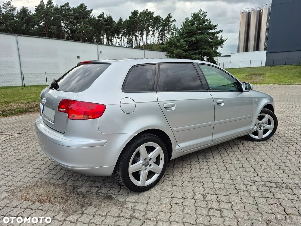 Audi A3 Sportback 2.0 TDI DPF quattro Ambition - 1