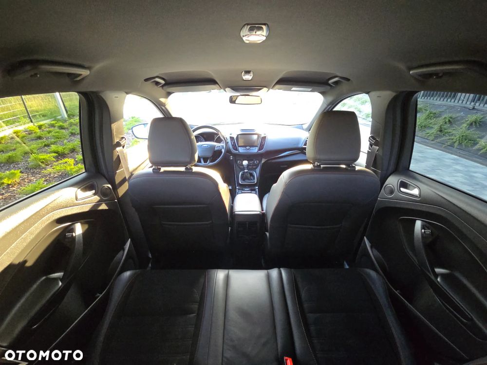 Ford Kuga 1.5 EcoBoost 2x4 ST-Line - 29