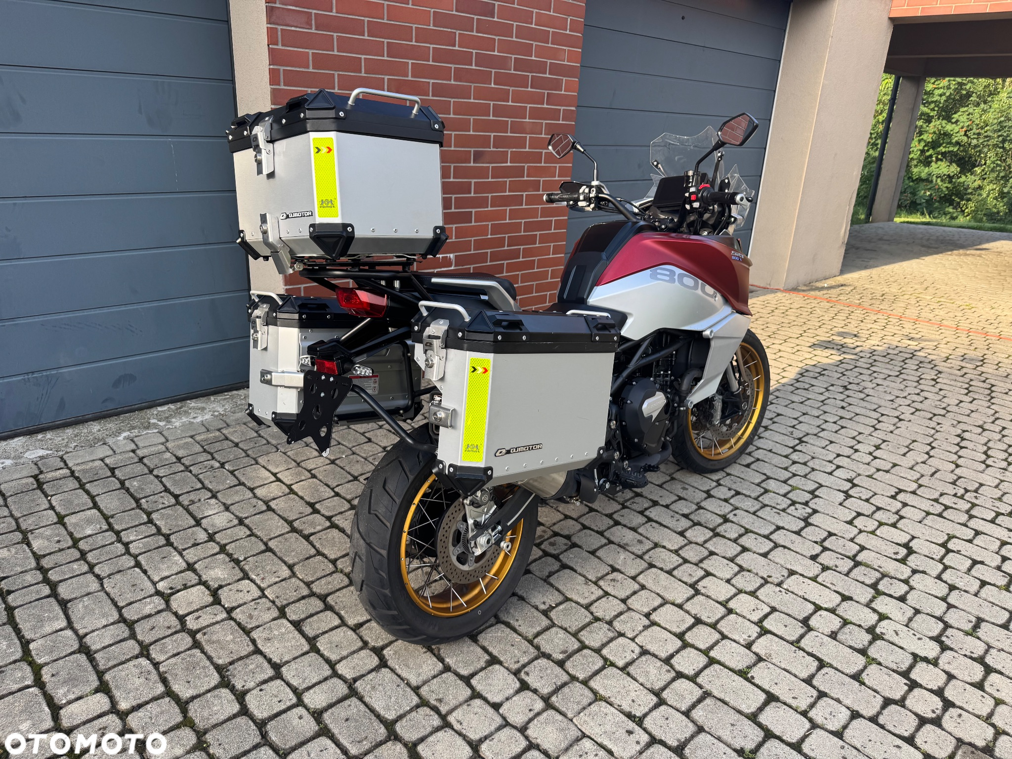 QJMOTOR SRT 800SX - 15