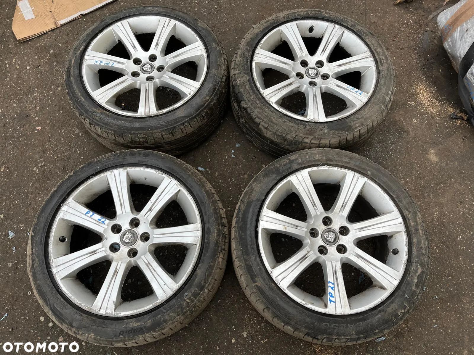 Alufelgi 18 cali z oponami 245/45 R18 M+S Jaguar XF X250 - 1