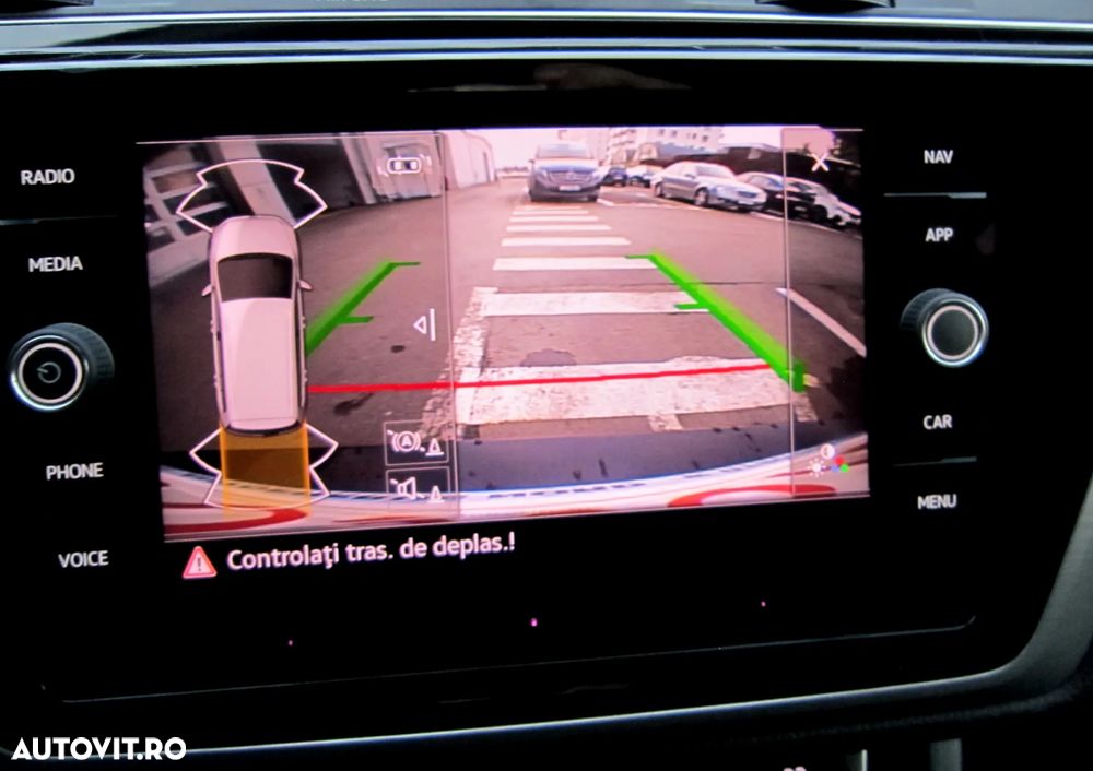 Volkswagen Touran 2.0 TDI SCR DSG Comfortline - 15