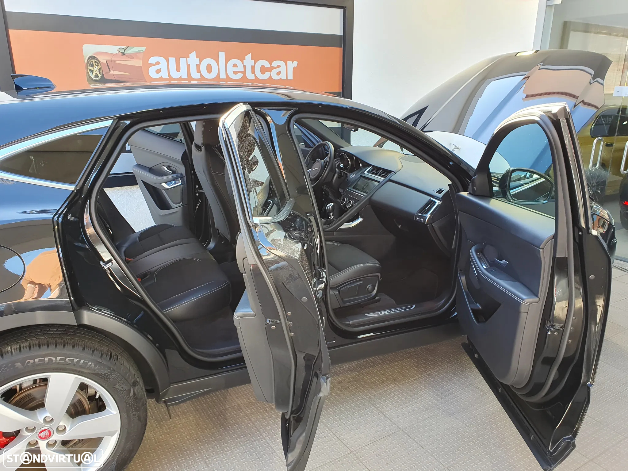 Jaguar E-Pace 2.0 i4D R-Dynamic S - 15
