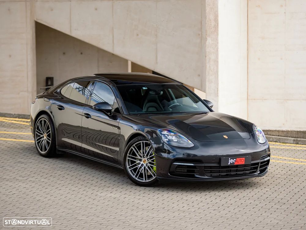 Porsche Panamera 4 E-Hybrid - 3