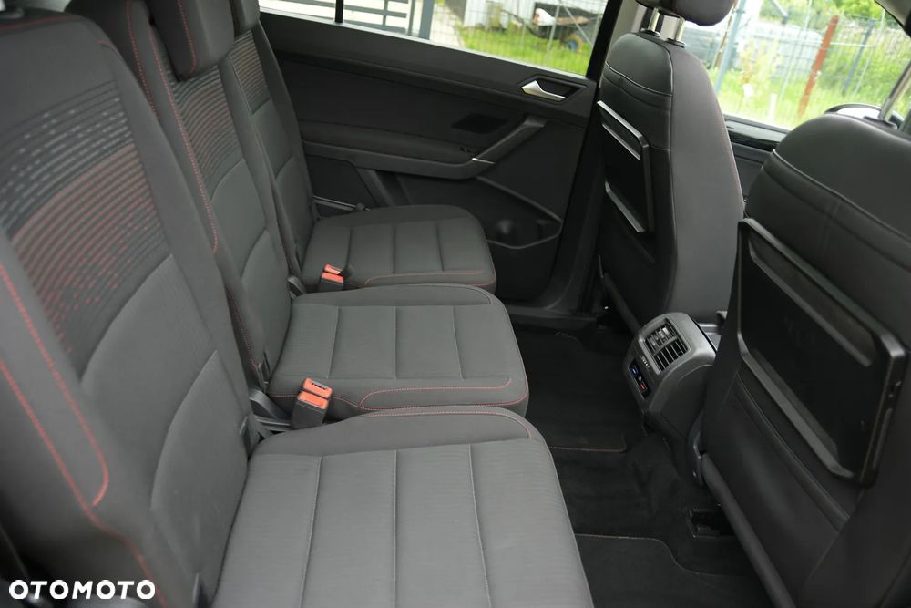 Volkswagen Touran 2.0 TDI SCR Highline - 20