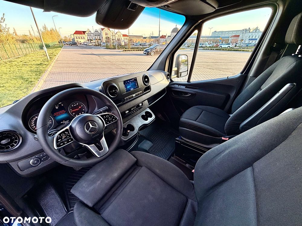 Mercedes-Benz Sprinter 319 - 16