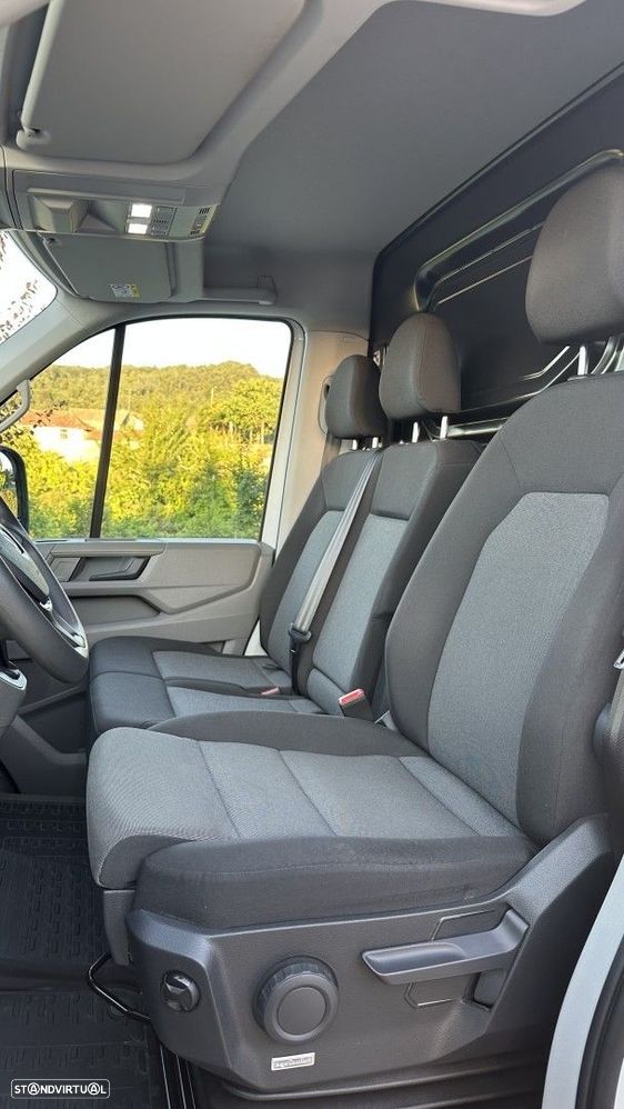 VW Crafter 35 2.0 TDi 140 Medio Tecto Baixo BlueMotion - 9