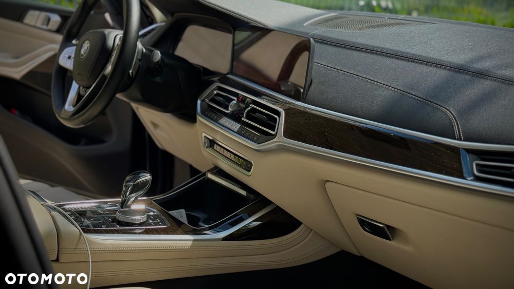 BMW X7 xDrive40i - 9