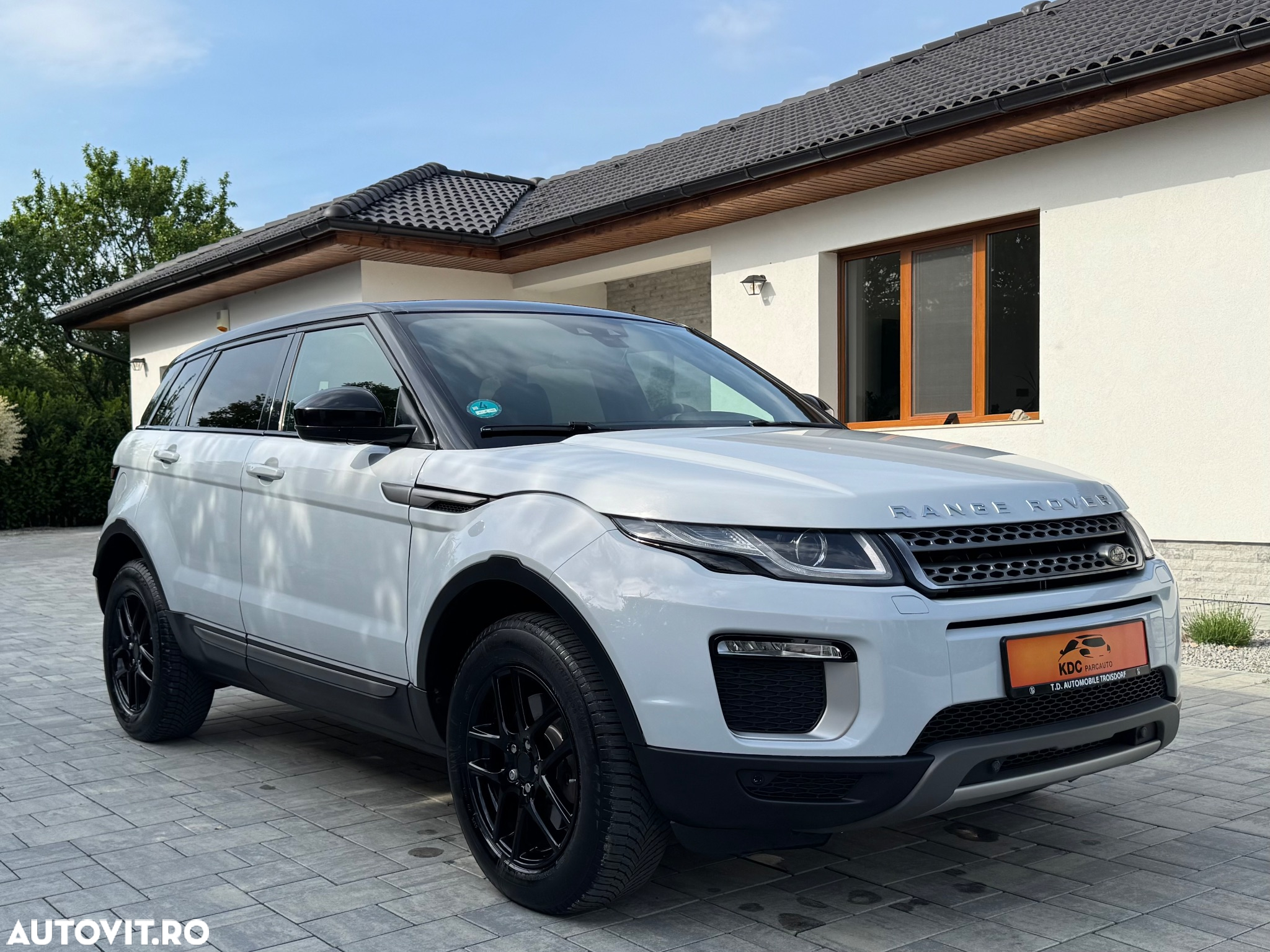 Land Rover Range Rover Evoque 2.0 D180 R-Dynamic HSE - 3