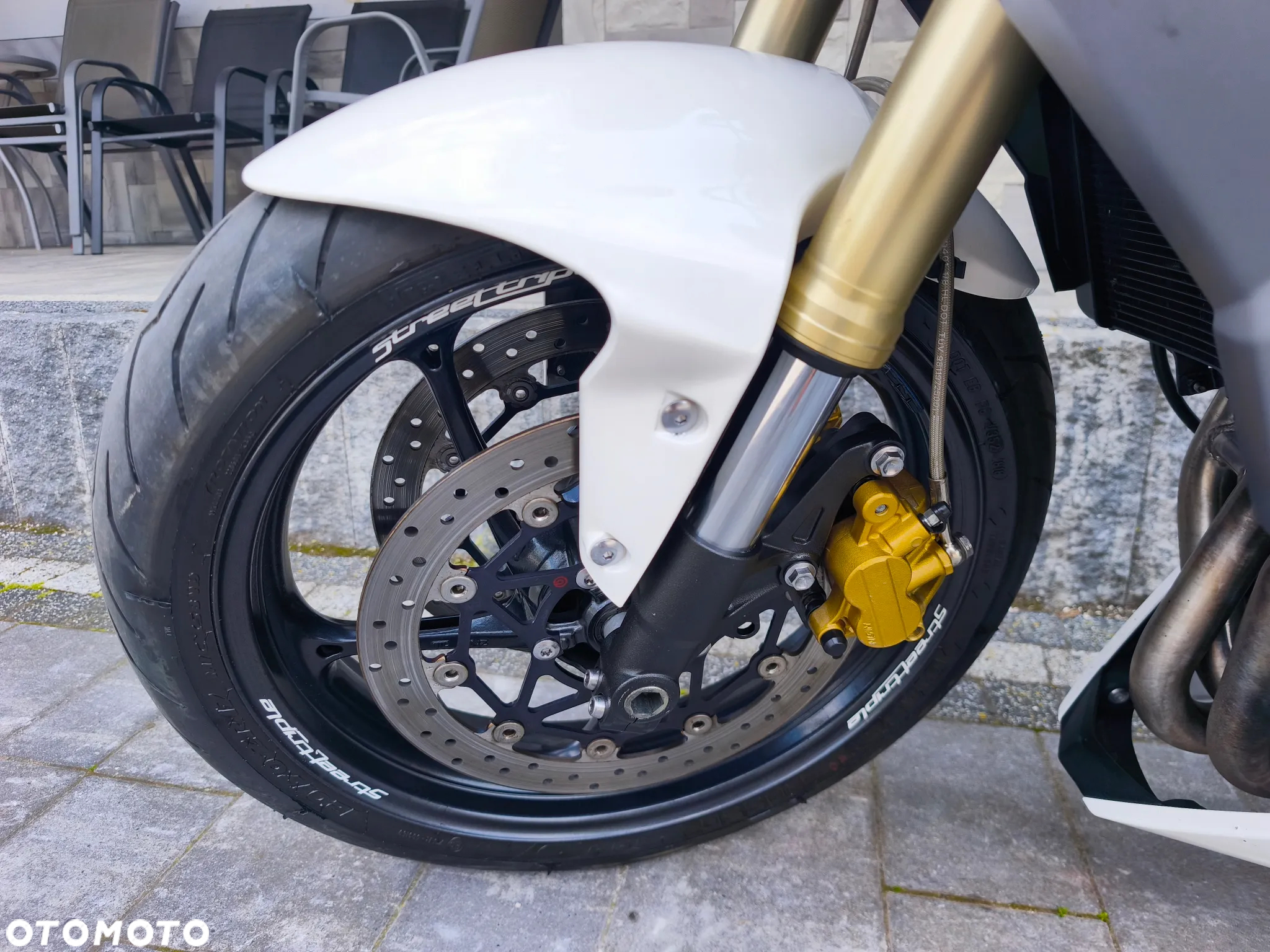 Triumph Street Triple - 29