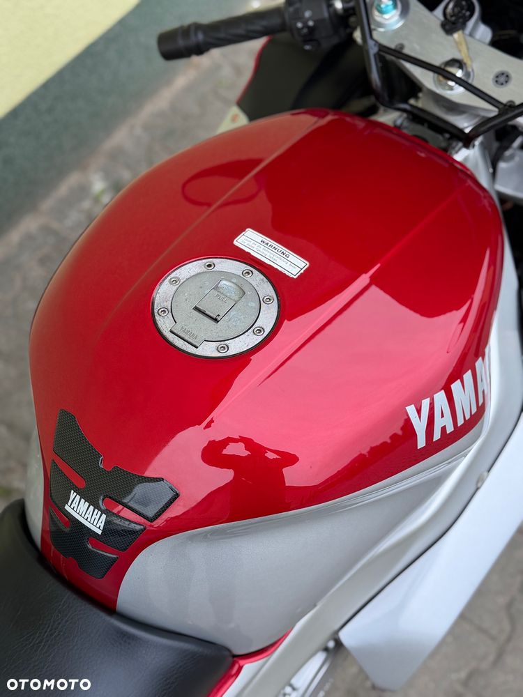 Yamaha Thunderace - 17
