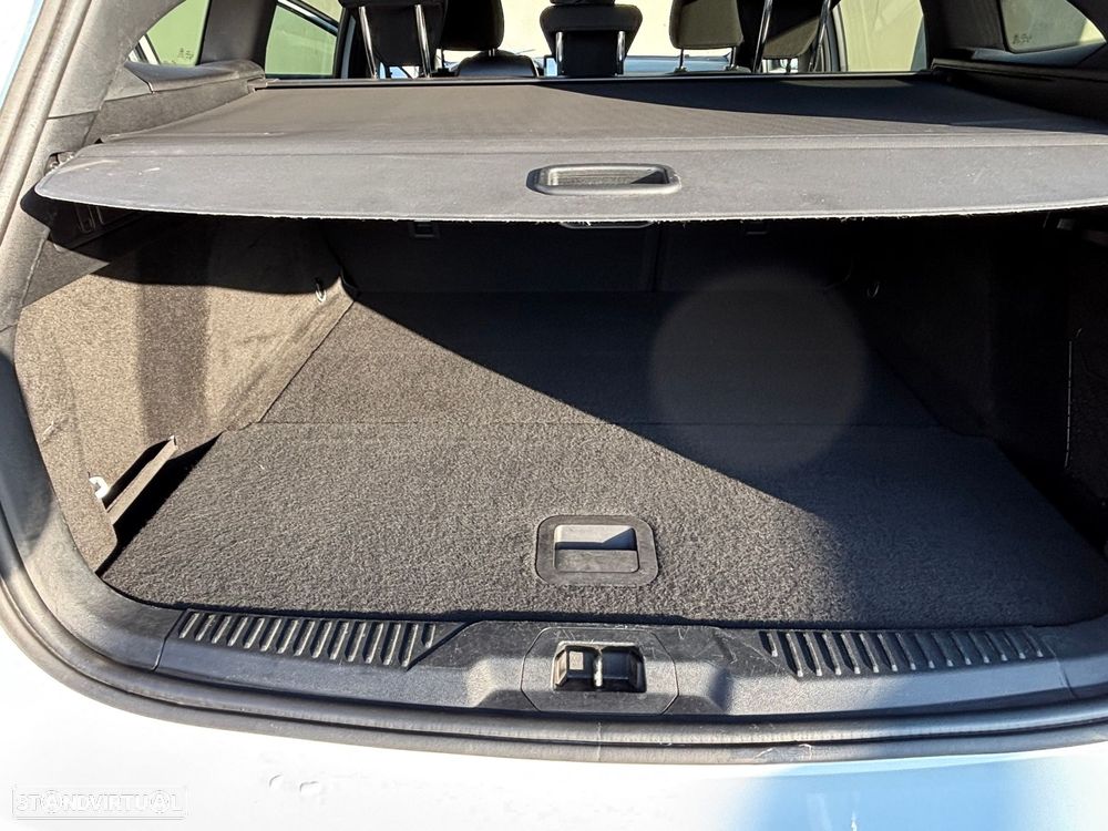 Ford Focus SW 1.0 EcoBoost MHEV ST-Line - 11