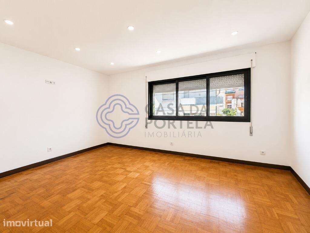 Apartamento T3 com Terreno Privativo e Garagem | Godim |Peso da Régua - Grande imagem: 2/17