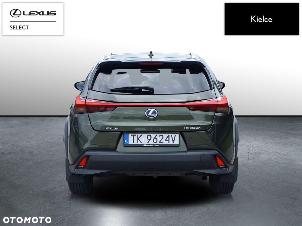 Lexus UX - 5