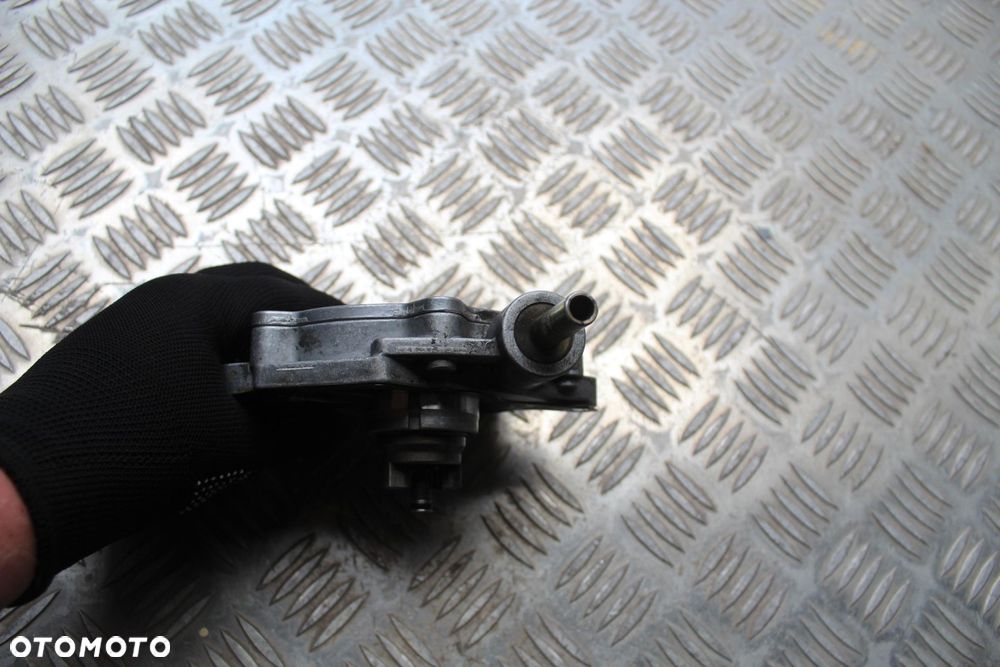 POMPA VACU VACUM MERCEDES W203 1.8 K A2712301165 - 3