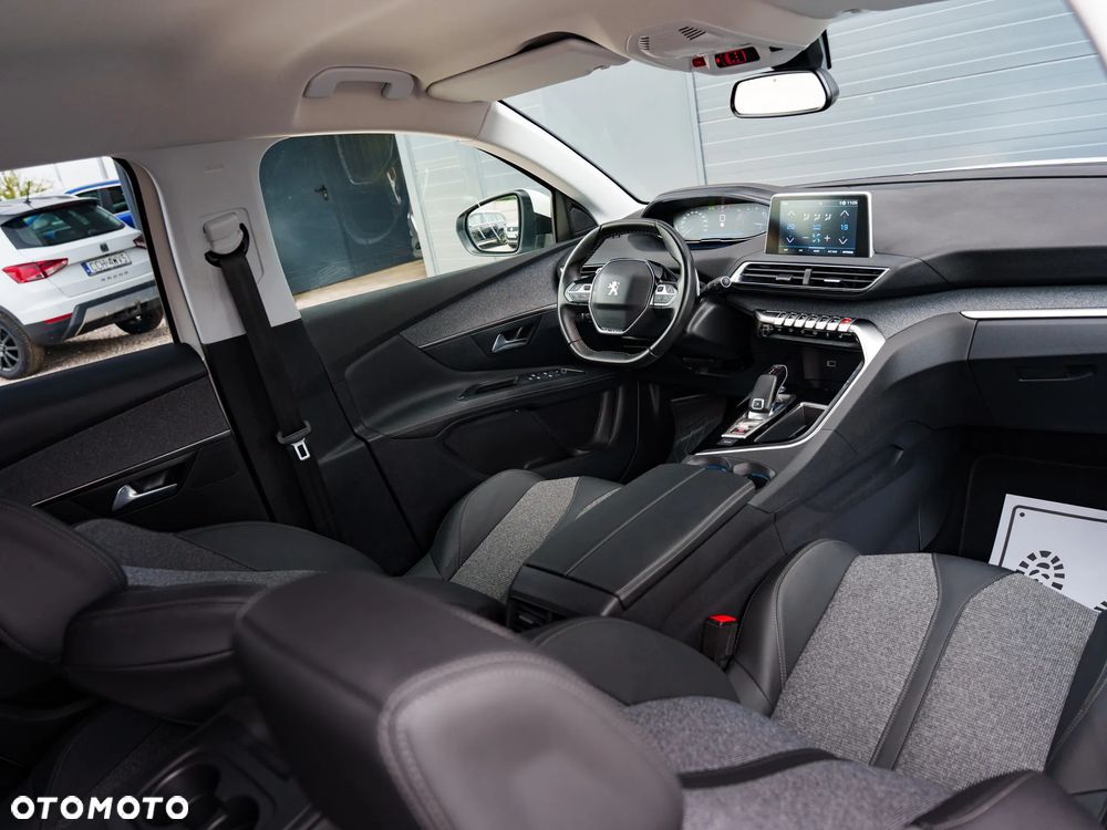 Peugeot 3008 1.5 BlueHDi Allure S&S EAT8 - 18