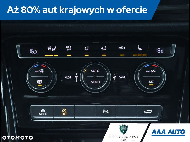 Volkswagen Touran - 21