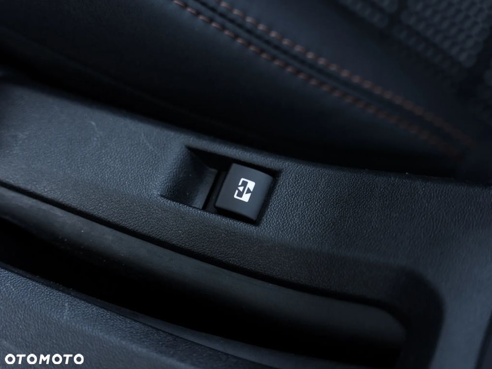 Peugeot 2008 BlueHDi FAP 120 STOP & START EAT6 Allure - 41