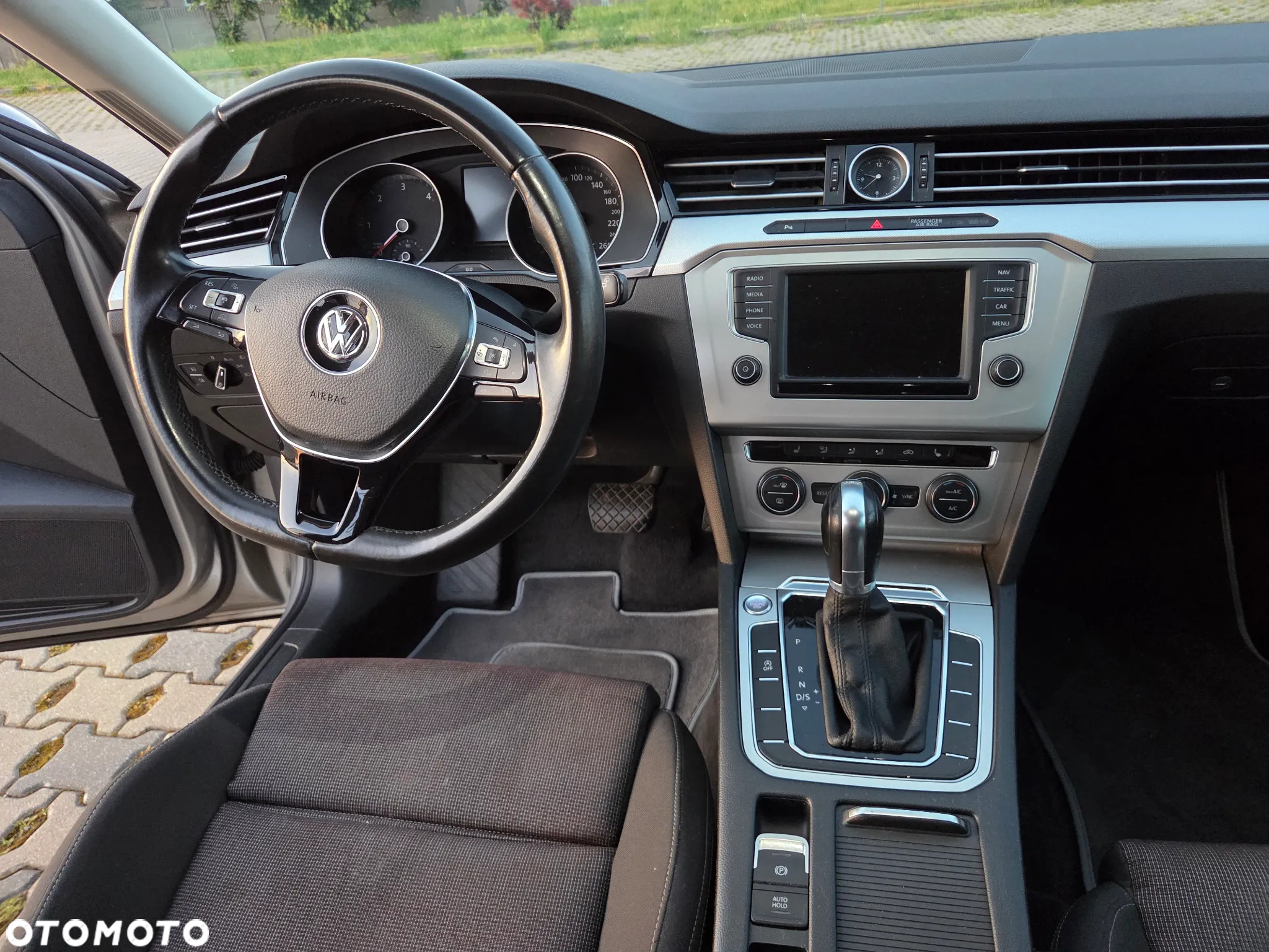 Volkswagen Passat - 16